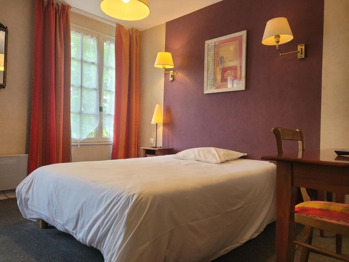 Hotel Des Biches Nuaillé Esterno foto