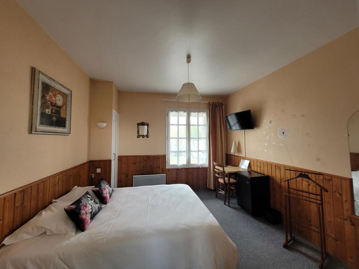 Hotel Des Biches Nuaillé Esterno foto