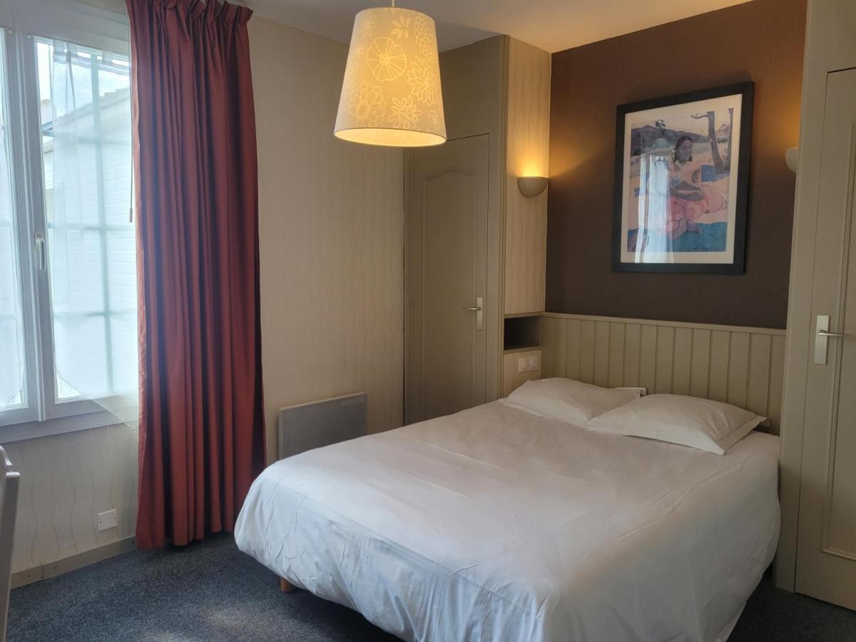 Hotel Des Biches Nuaillé Esterno foto