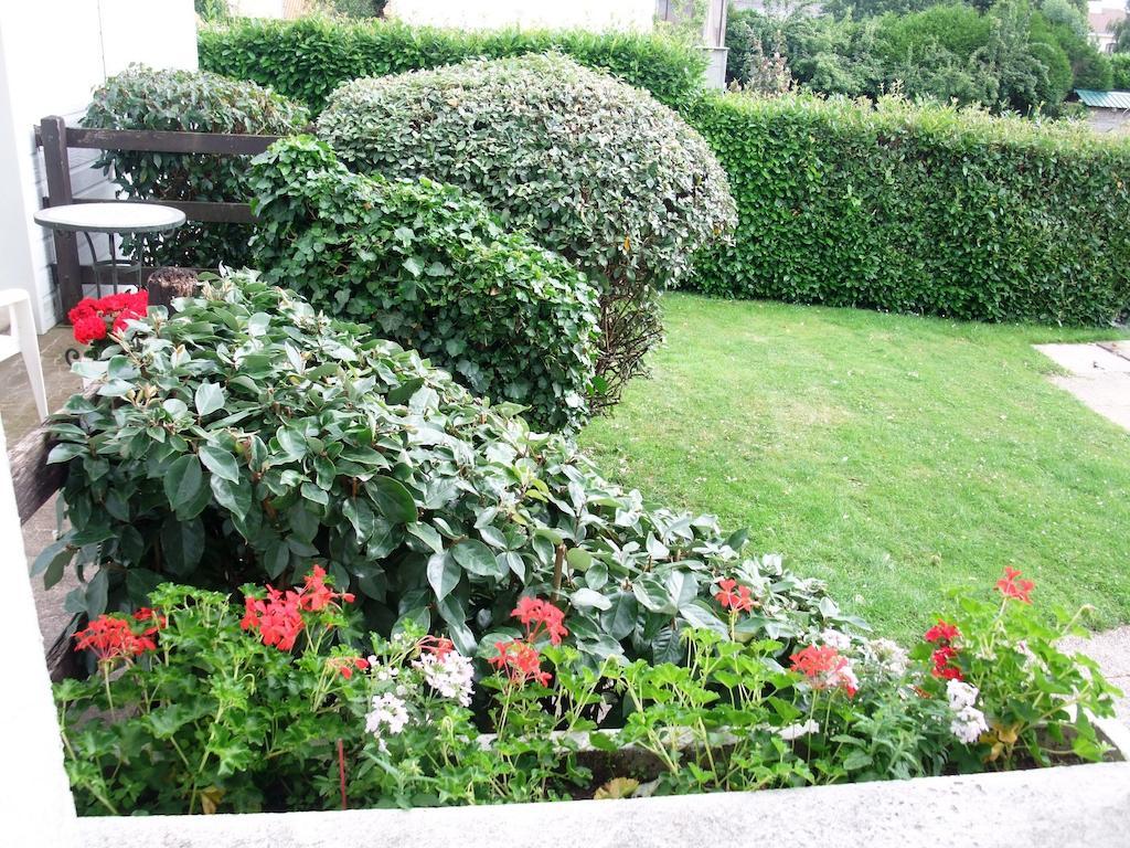 Hotel Des Biches Nuaillé Esterno foto